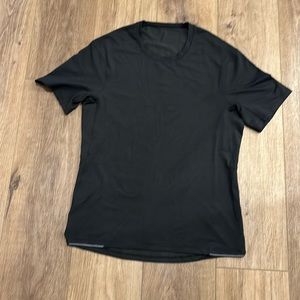 Men’s Lululemon tech shirt.